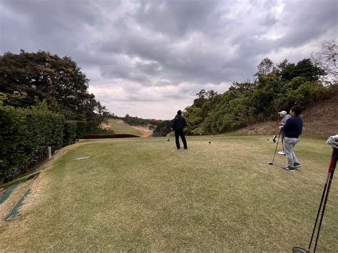 新入社員初ゴルフ⛳｜高槻市の不動産売却、不動産購入はなぎさ不動産まで！ 新たな物件情報など耳寄りなトピックを随時更新いたします 大阪の