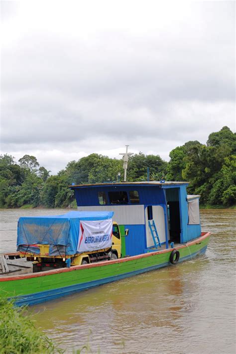 Indika Energy Salurkan Paket Bantuan Di Kalimantan Timur