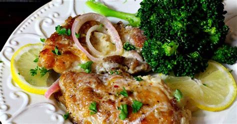 Pan Fried Boneless Chicken Thighs With Lemon Cream Sauce Recipe Yummly