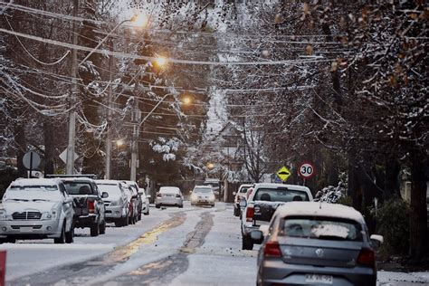 Chile Al Menos Un Muerto Por Las Fuertes Lluvias Y Nevadas Que Azotan El Centro De Chile