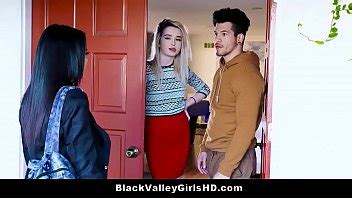 Horny Mixed Race Babe Fucks Well Hung White Guy XNXX