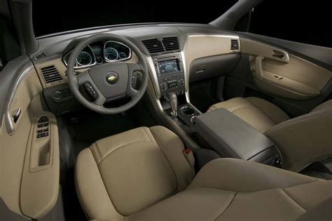 First Drive: 2011 Chevrolet Traverse | TheDetroitBureau.com