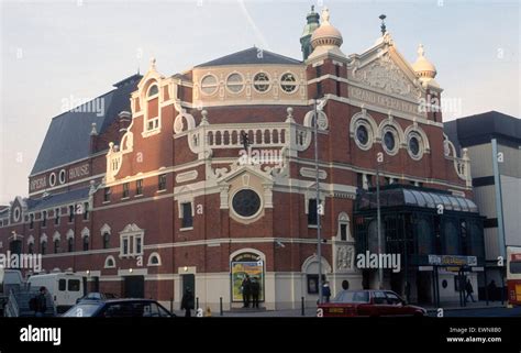 Grand Opera House Belfast Fotos Und Bildmaterial In Hoher Auflösung Alamy