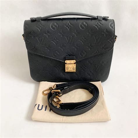 Louis Vuitton Pochette Metis Black Leather