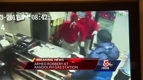 Video Shows Armed Robbers Targeting Gas Station Youtube