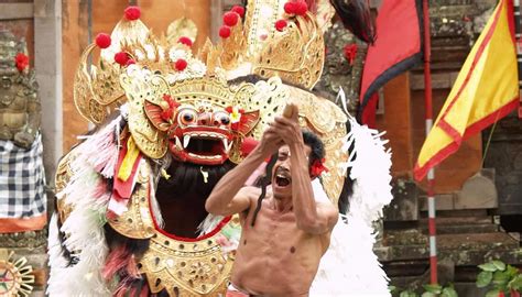 A FULL GUIDE to Traditional Balinese Barong Dance