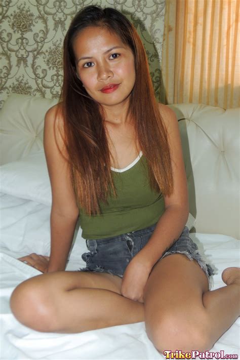 Beautiful Asian Girl Lyn Capili Shows Her Perfect Tits Her Hairy Pussy CoedCherry