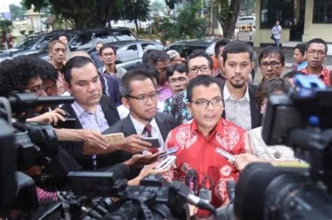 Denny Indrayana Tunjuk 3 Kuasa Hukum Usai Dilaporkan Ke Bareskrim