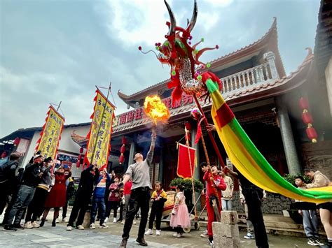 Karnaval Tradisional Di China Selatan Kembali Digelar Seiring Dengan