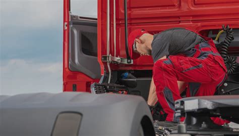 A Complete Guide to Semi Truck Transmission Repair| RoadSync