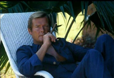 Pin By David Bryant On Sir Roger Moore Roger Moore Tony Curtis