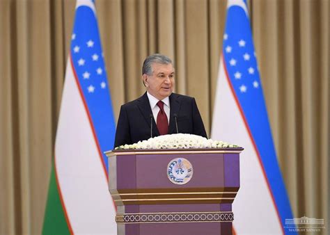 Президент выступает с посланием к педагогам и интеллигенции