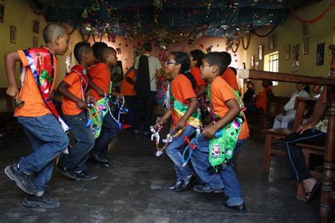 Vamos Pa Chincha Familia Goza Del Exultante Verano Negro Y De Sus