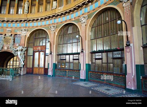 The beautiful,traditional, old main train station of Praha Hlavni ...