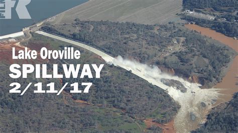 Lake Oroville Dam Emergency Spillway 1 30pm 2 11 17 Youtube