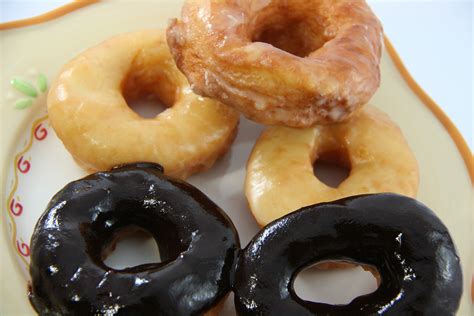 3 Ways to Make Krispy Kreme Doughnuts - wikiHow