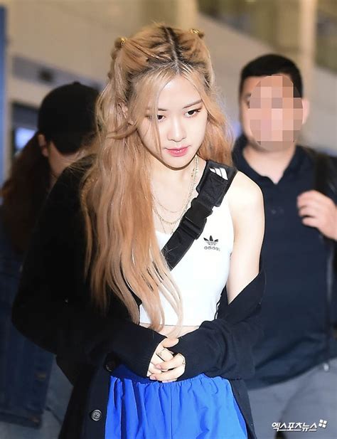 Màn đọ sắc hot nhất hôm nay Jennie bị em út BLACKPINK lấn át suýt bị nữ thần U hack tuổi