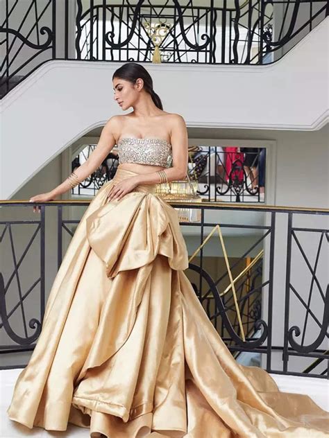 Mouni Roy Made Heads Turn In Geyanna Youness At Cannes 23 Toiphotogallery