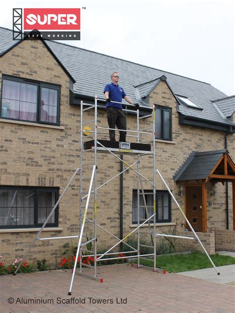 Ediy Scaffold Tower With Telescopic Outriggers And Toeboards