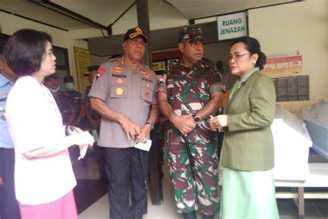 Tim DVI Polda Papua Identifikasi Jenazah Korban Helikopter Mi 17