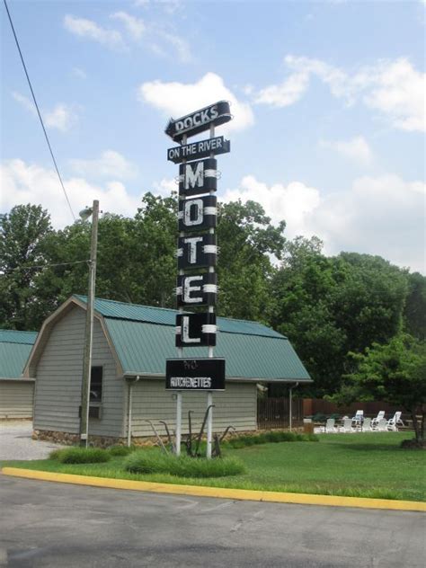 Dock's Motel & Cabins - Townsend, TN Hotels & Cabin Rentals