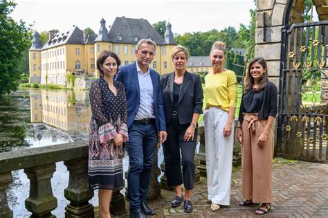 Ministerin Neubaur Zu Besuch Auf Schloss Dyck Xity De