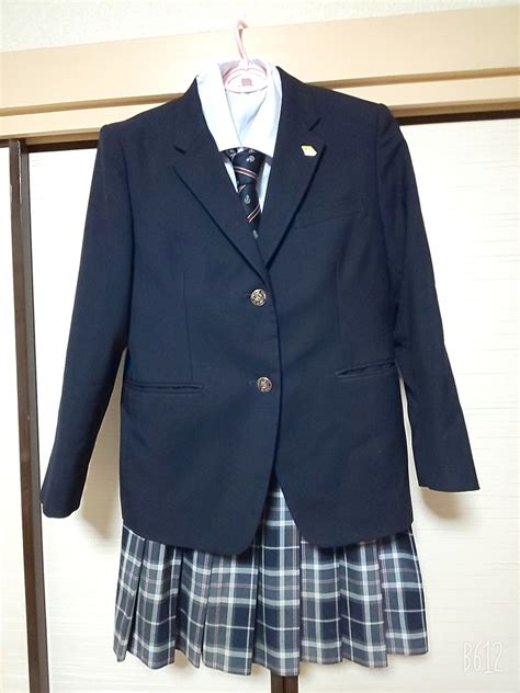 制服市場【公式】オークション・出品代行・買取 On Twitter 神奈川県鶴見総合高等学校 冬服＊校章付きが出品されました。 現在価格