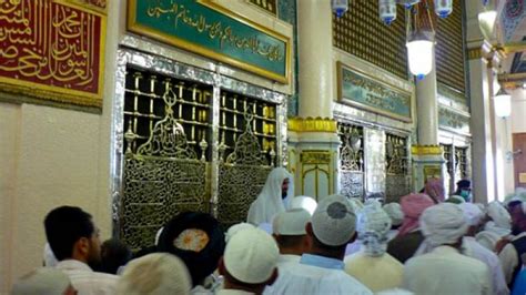 Hukum Dan Adab Ziarah Ke Makam Abhinaya Sadina Tour Travel