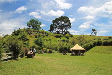 Take a tour of Hobbiton (pictures) - CNET