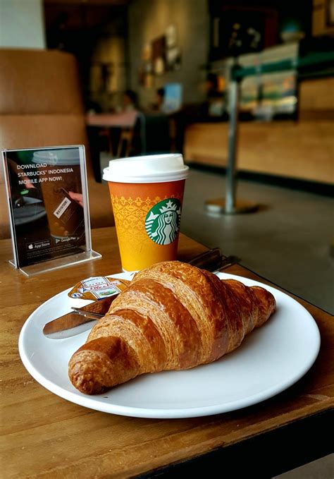 "Plain Croissant & Caramel Macchiato", Starbucks, Jakarta | Food ...