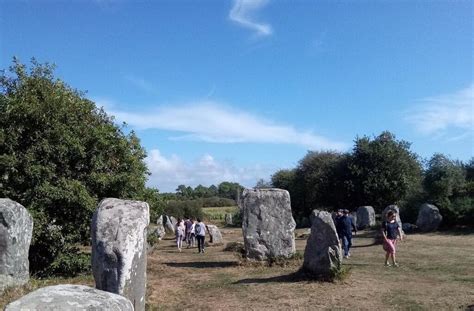 Entre menhirs et jardins des idées de sorties pour le week end en pays