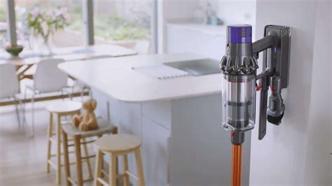Обзор линейки вертикальных пылесосов Dyson | My Gadget