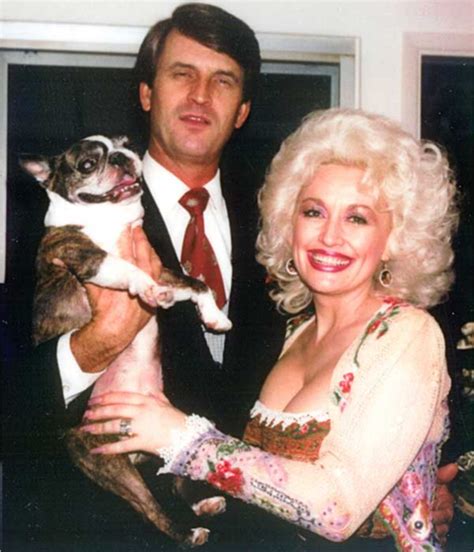 Dolly Parton Husband 2019 - Why Dolly Parton Prefers To Keep Her 53 ...