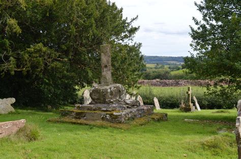 Churchyard Cross Knighton On Teme Philip Pankhurst Cc By Sa 2 0