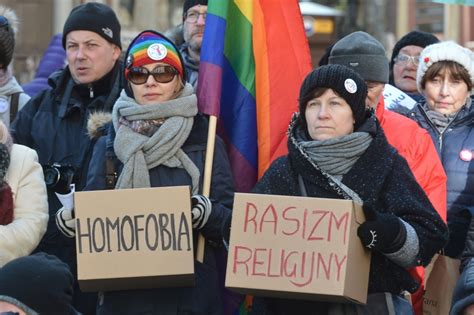 W największych miastach odbyły się demonstracje przeciwko rasizmowi