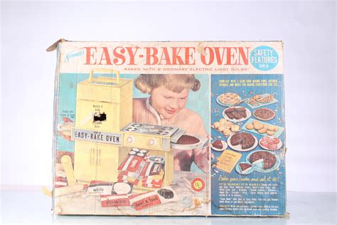 Lot - Vintage Easy-Bake Oven