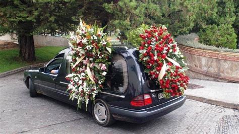 Roban Un Coche De Una Funeraria Con Un Ata D Y Cad Ver Incluido En Su