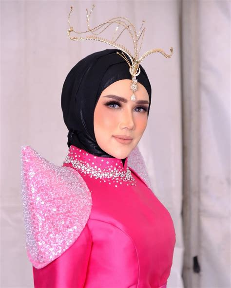 Makeup Glamor Mulan Jameela Riasan Matanya Bikin Pangling Dream Co Id