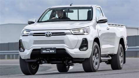 Toyota Muestra Avances De Su Primera Pick Up El Ctrica La Hilux Revo Bev