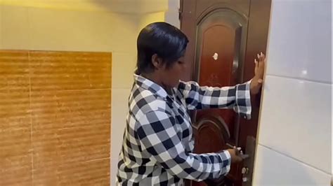 Espiando En El Ba O Search Xvideos