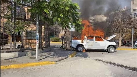 Normalistas De Ayotzinapa Se Manifiestan Afuera De Palacio De Gobierno