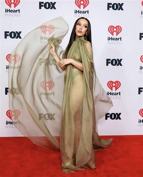 Doja Cat Graces the 2021 iHeartRadio Music Awards Red Carpet in Brandon