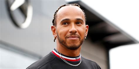 Lewis Hamilton deve receber salário de R 250 milhões na Ferrari