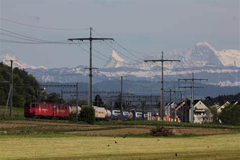 Güterzug von Crossrail mit Crossrail Lokomotive Re 4 4 436 Flickr