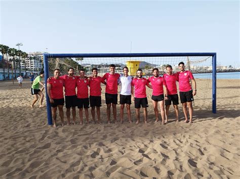 Práctica De Los Nuevos árbitros De Fútbol Playa Comité Técnico De