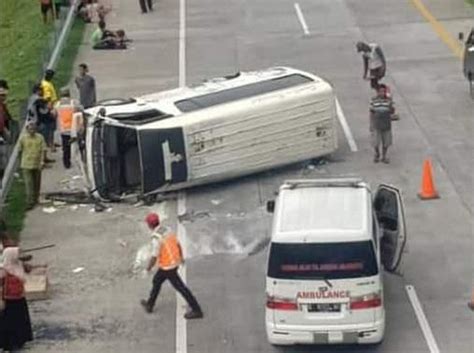 Berita Harian Kecelakaan Di Tol Terbaru Dan Terlengkap