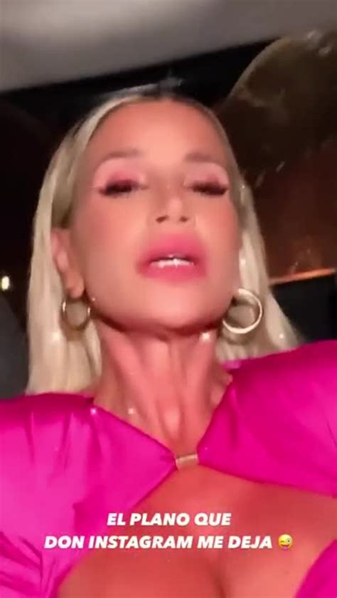 Florencia Peña Impactó Con Su Osado Look Un Vestido “cut Out” Fucsia