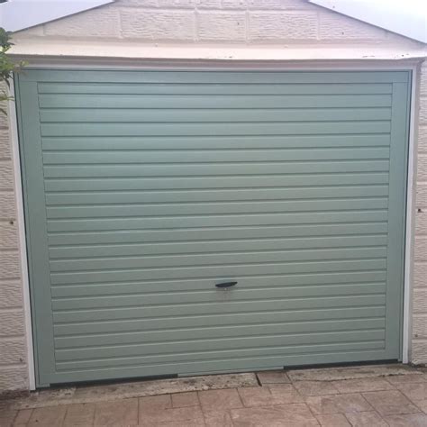 Chartwell Green Garage Door Paint : How to prepare and paint without ...