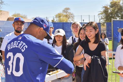 How Dodgers Manager Dave Roberts Practices Self Care - Little Tokyo ...