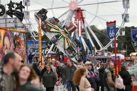 Hull Fair 2023 Opening Night Live Walton Street Packed As Huge Event